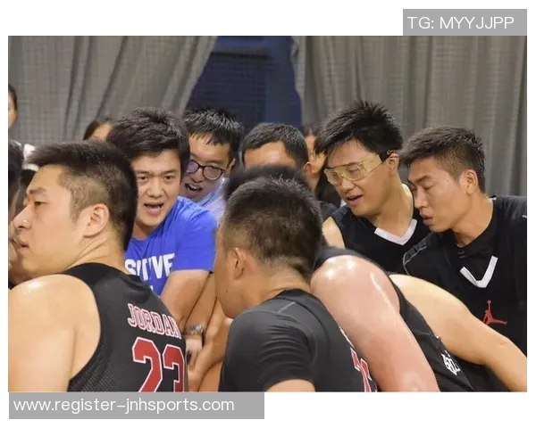 上海篮球队团队协作能力提升显著创新高排名引发关注与期待