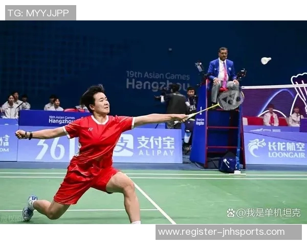 重庆羽毛球队中路突破战术解析与实战应用探讨